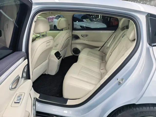 BYD Seal 08 — Фото автомобиля 5