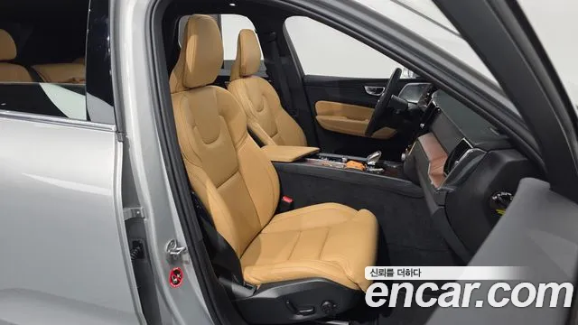 Volvo XC60 2nd Gen — Фото автомобиля 12