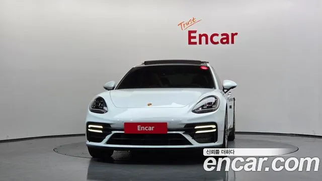 Porsche Panamera — Фото автомобиля 3