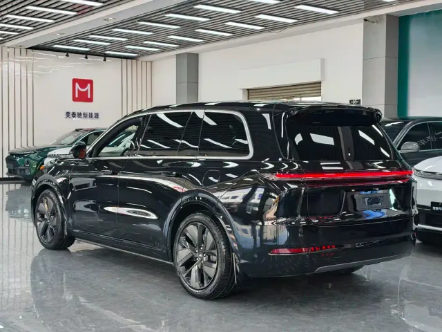 Li Auto L9 — Фото автомобиля 15