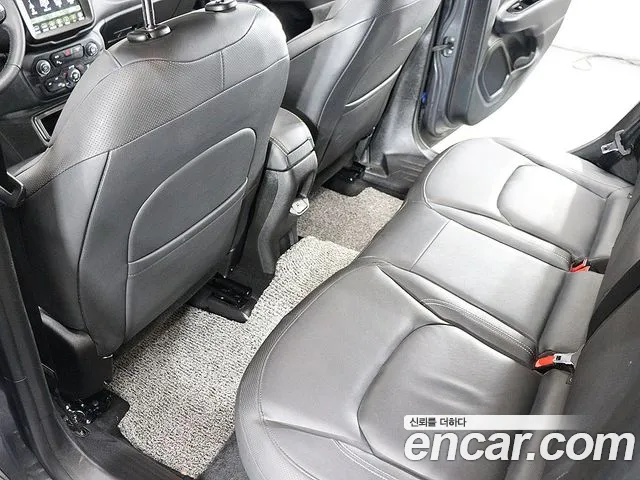 Jeep Renegade — Фото автомобиля 7