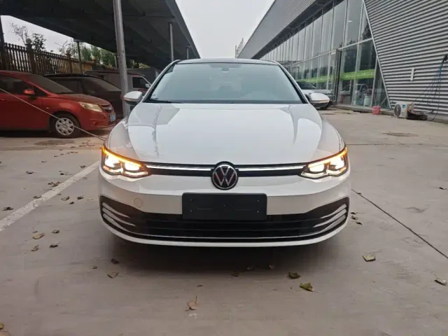 Volkswagen Golf — Фото автомобиля 2