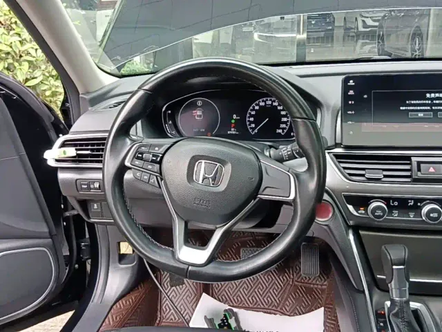 Honda Accord — Фото автомобиля 10
