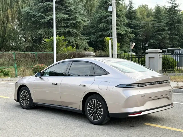 Nissan N6 — Фото автомобиля 4