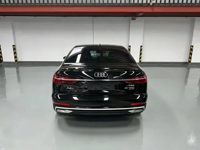 Audi A6L — Фото автомобиля 14