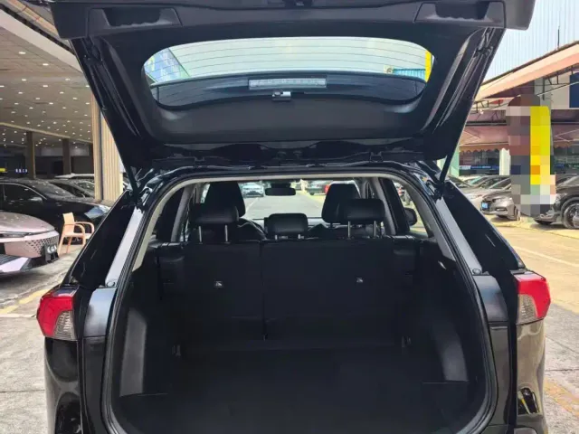 Toyota RAV4 — Фото автомобиля 14