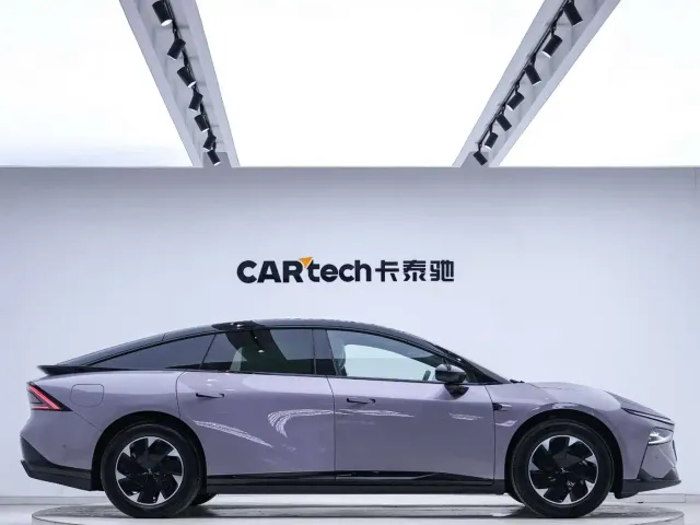 Xpeng P7+ — Фото автомобиля 4