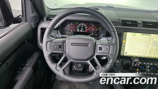 Land Rover Defender — Фото автомобиля 13
