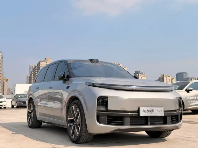 Li Auto L9 — Фото автомобиля 3