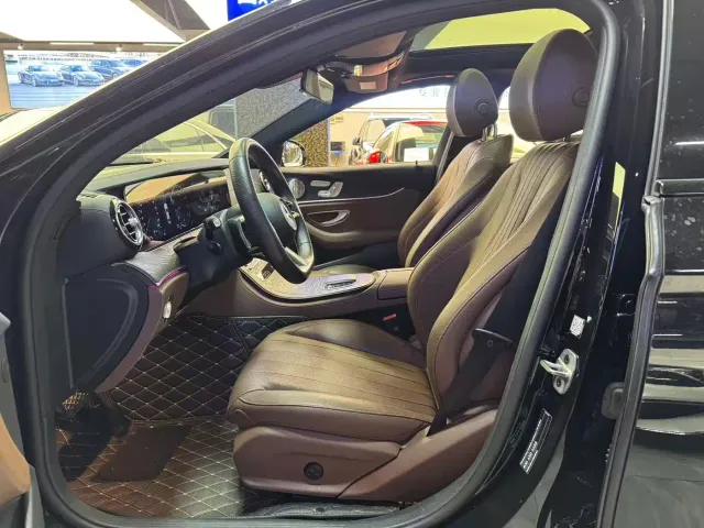 Mercedes-Benz E-Class — Фото автомобиля 4