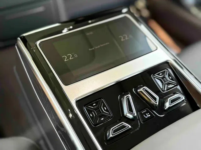 Audi A8 — Фото автомобиля 14