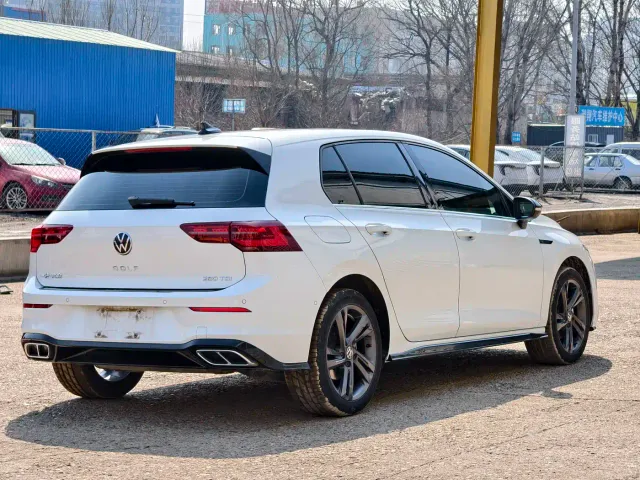 Volkswagen Golf — Фото автомобиля 26