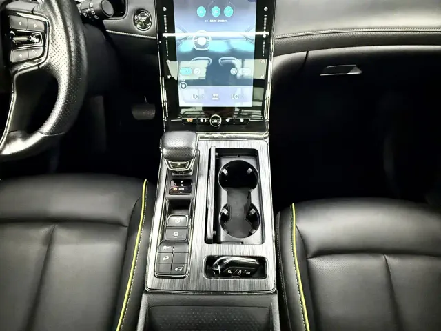 Roewe RX5 — Фото автомобиля 10