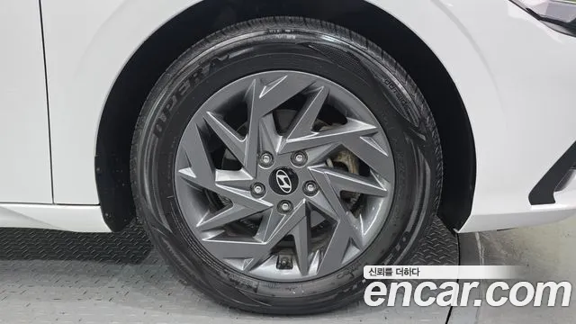 Hyundai Avante CN7 — Фото автомобиля 21