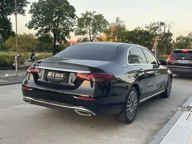 Mercedes-Benz E-Class — Фото автомобиля 9