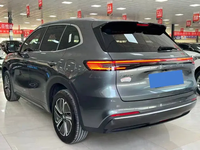 Geely Galaxy Starship 7 EM-i — Фото автомобиля 4