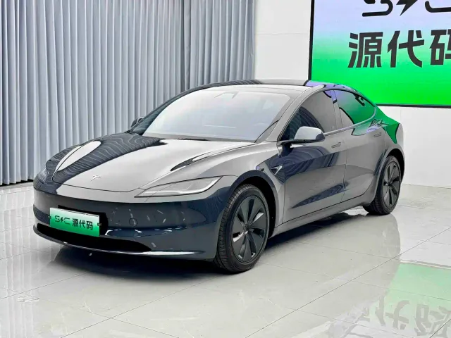 Tesla Model 3 — Фото автомобиля 3