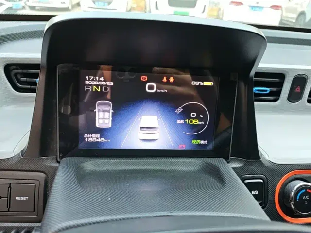 Wuling Hongguang Mini EV — Фото автомобиля 11