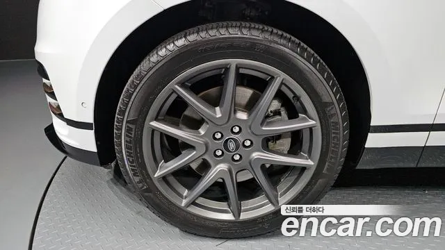Land Rover Range Rover Velar — Фото автомобиля 5
