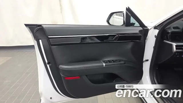 Hyundai Grandeur Grandeur (GN7) 2.5 Бензин 2WD — Фото автомобиля 23