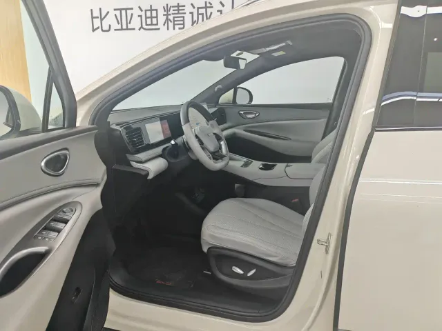 BYD Sealion 06 — Фото автомобиля 10