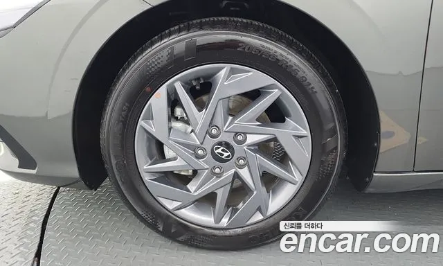 Hyundai Avante CN7 — Фото автомобиля 5