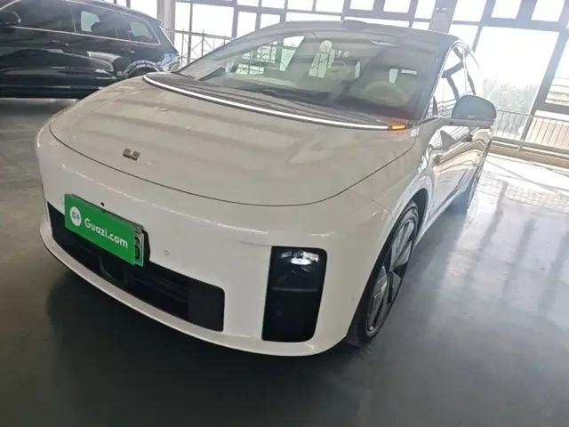 Фотография автомобиля — Li Auto i6