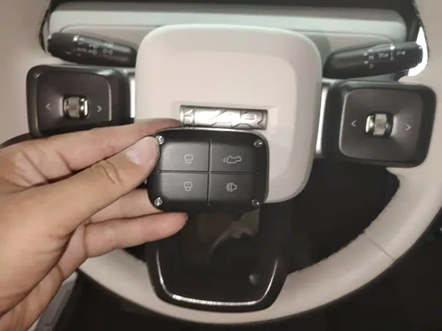 iCAR V23 — Фото автомобиля 8