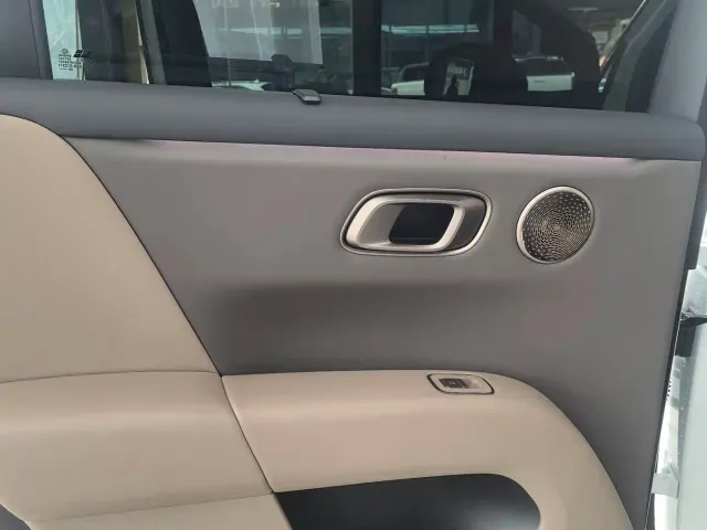 Li Auto i6 — Фото автомобиля 14
