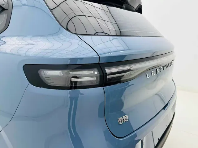 Leapmotor B10 — Фото автомобиля 15