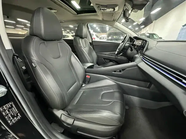 Hyundai Elantra — Фото автомобиля 16