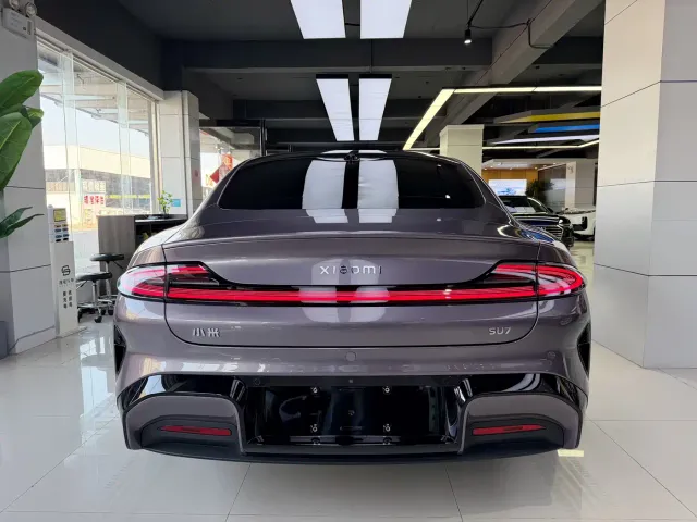 Xiaomi SU7 — Фото автомобиля 4
