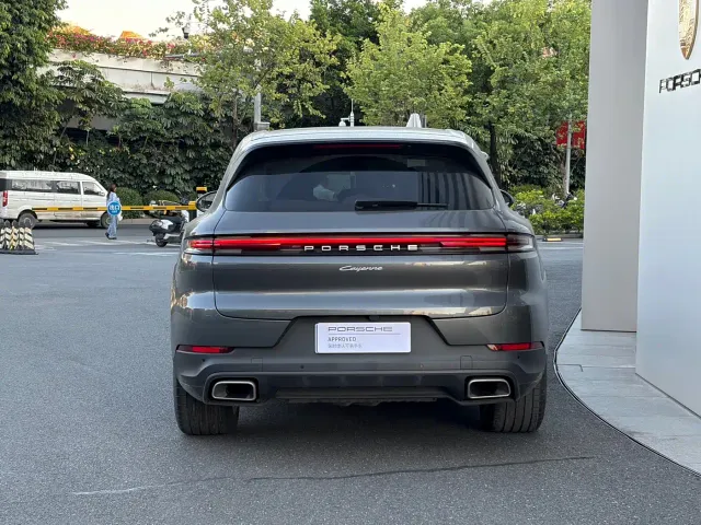 Porsche Cayenne — Фото автомобиля 6