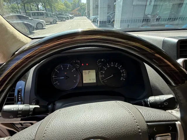 Toyota Prado — Фото автомобиля 8