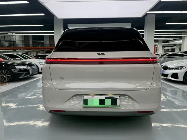 Li Auto L6 — Фото автомобиля 29