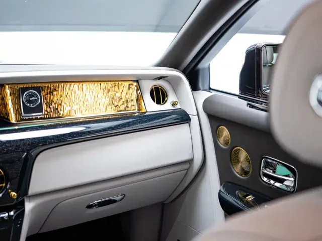 Rolls-Royce Phantom — Фото автомобиля 18