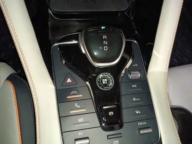 BYD Song PLUS — Фото автомобиля 10