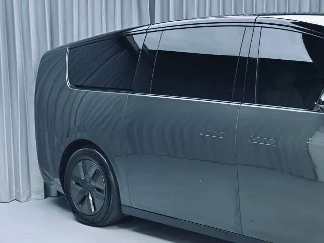 Li Auto MEGA — Фото автомобиля 26