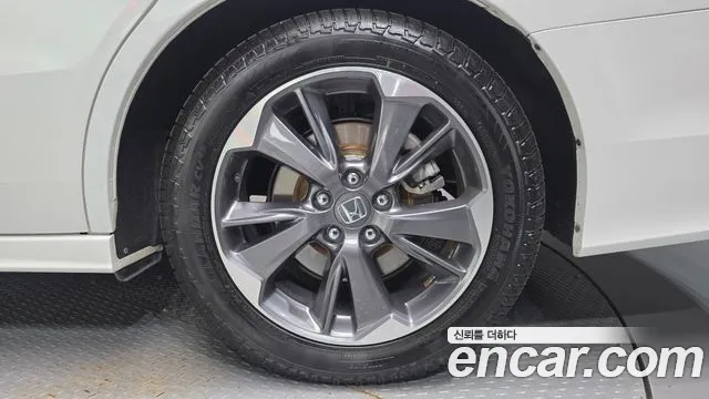 Honda Odyssey — Фото автомобиля 5