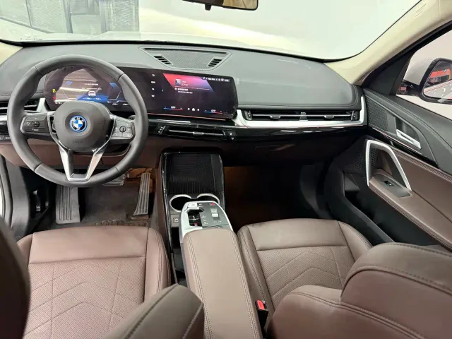 BMW iX1 — Фото автомобиля 26