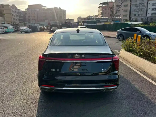 Hongqi H5 — Фото автомобиля 5