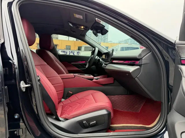 BMW 5 Series — Фото автомобиля 14