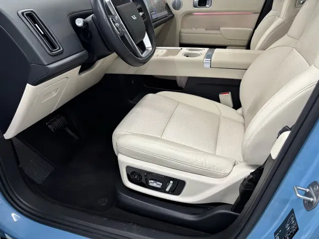Li Auto L8 — Фото автомобиля 7