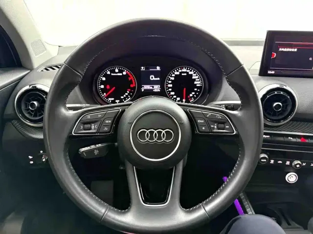 Audi Q2L — Фото автомобиля 13