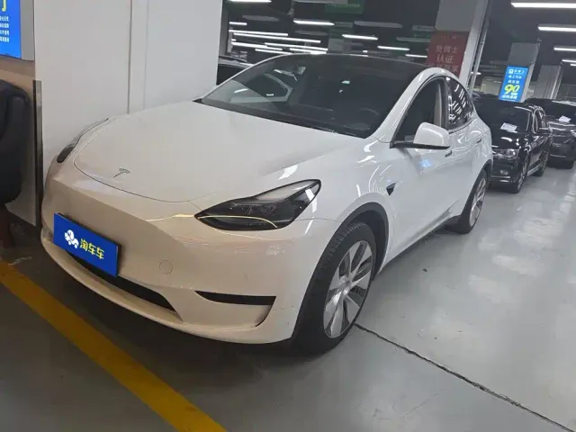 Фотография автомобиля — Tesla Model Y