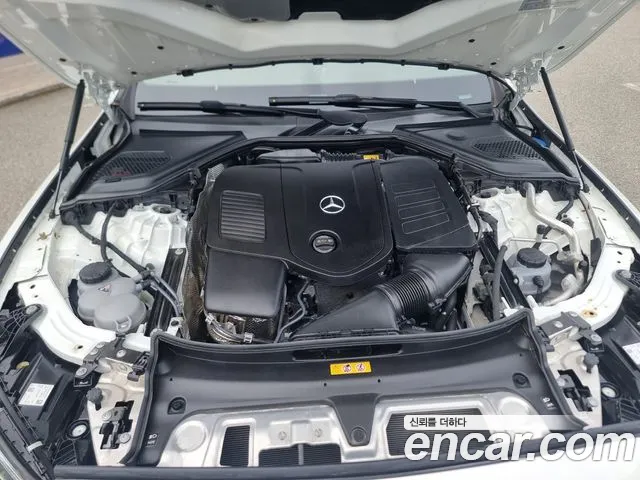 Mercedes-Benz E-Class — Фото автомобиля 20