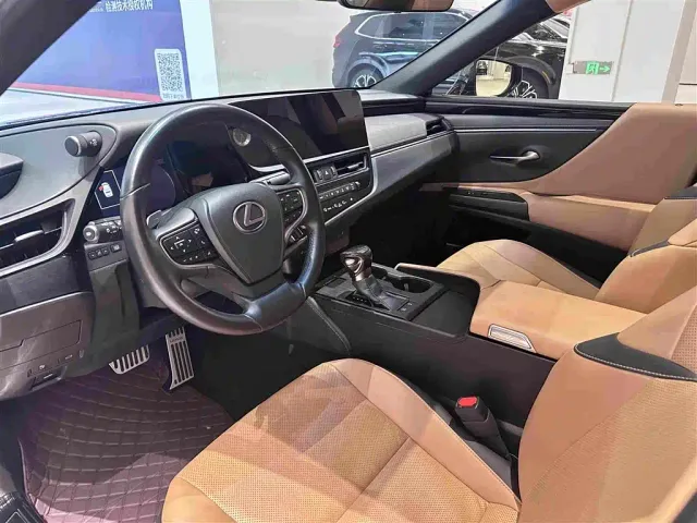 Lexus ES — Фото автомобиля 13