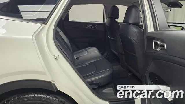Kia Sportage Sportage 5-е поколение Бензин 1.6 турбо 2WD — Фото автомобиля 12