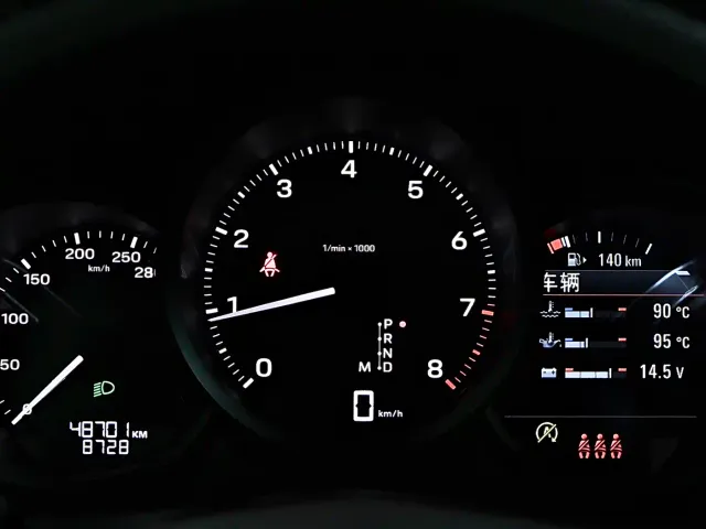 Porsche Macan — Фото автомобиля 9