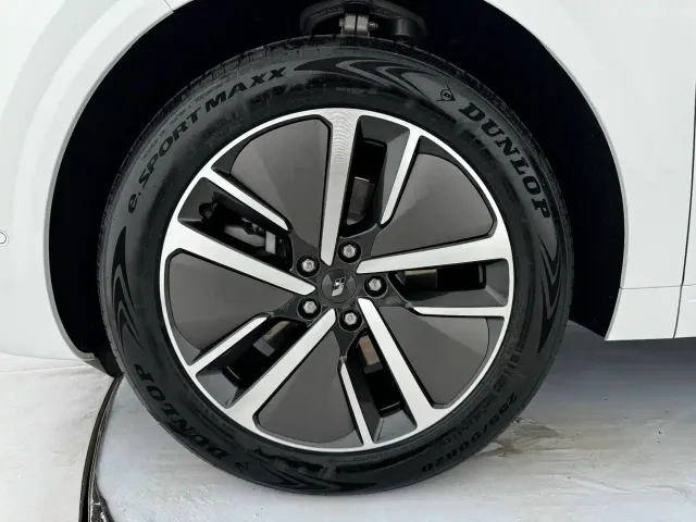 Li Auto L6 — Фото автомобиля 13